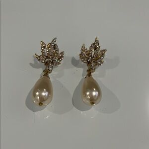 Elegant Gold and Pearl Drop Earrings